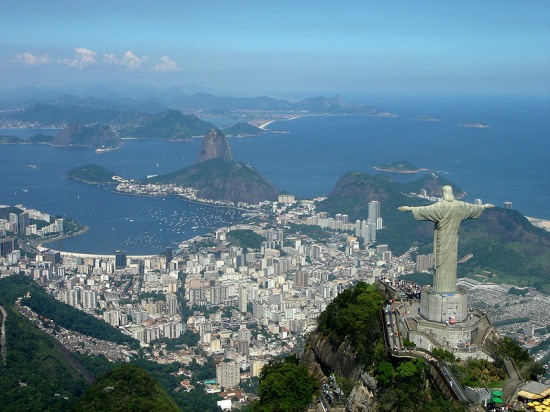 BIG_800px-Rio_de_Janeiro_Helicoptero_47_Feb_2006_1235389412350.jpg